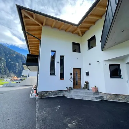 Egger Apartment *